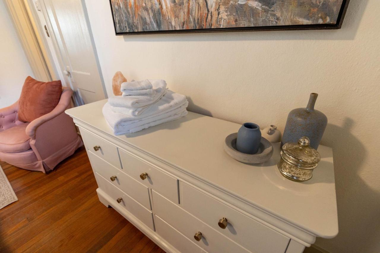 Historic Revival Midtown Duplex 64 Yes Pets Fast Wifi Free Parking Holiday home Memphis