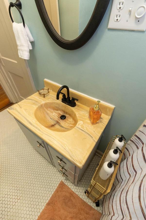 Historic Revival Midtown Duplex 64 Yes Pets Fast Wifi Free Parking