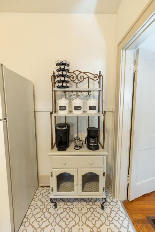 Historic Revival Midtown Duplex 64 Yes Pets Fast Wifi Free Parking *