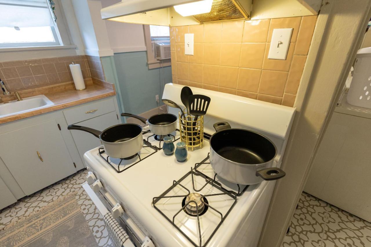Holiday home Historic Revival Midtown Duplex 64 Yes Pets Fast Wifi Free Parking